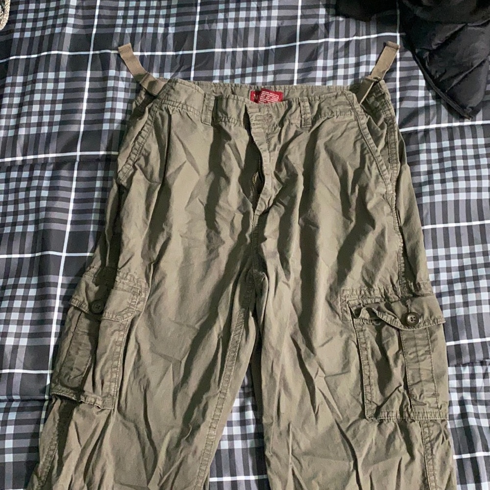 Lightweight hiking style pants